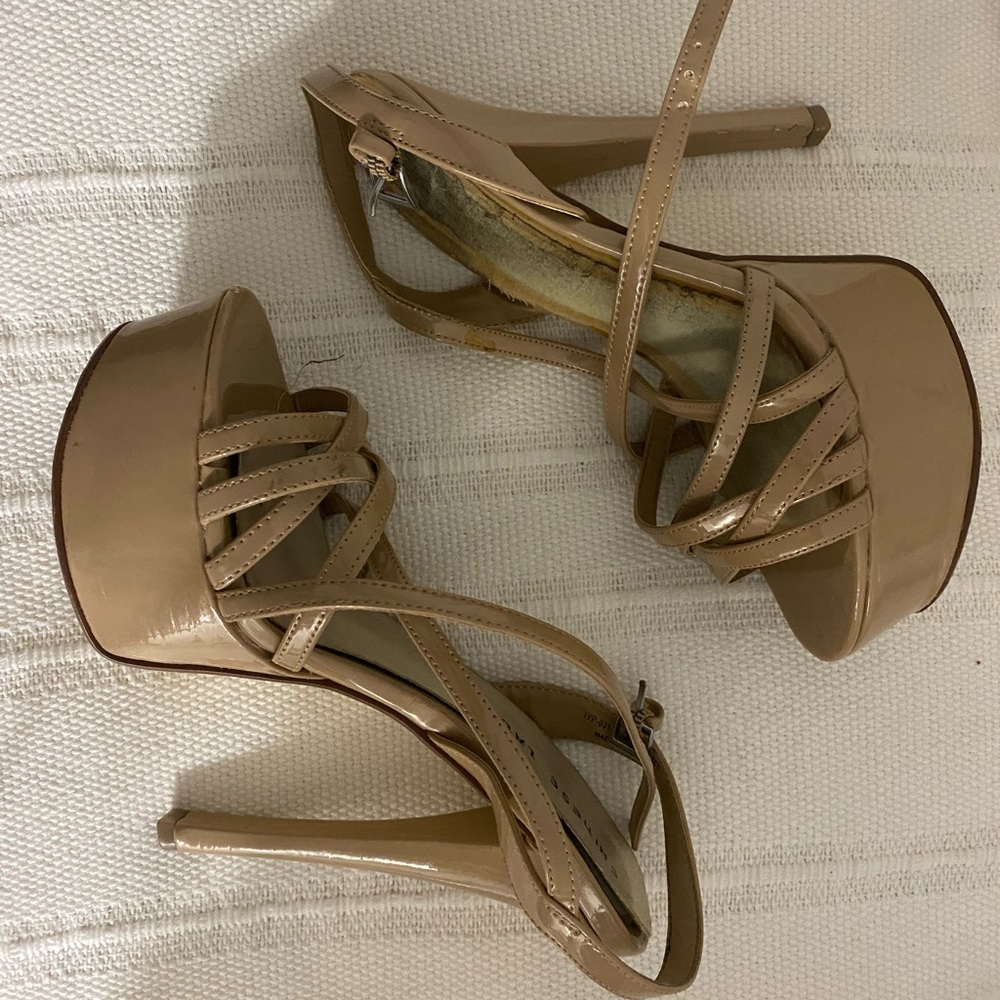 Chinese laundry teaser platform heel